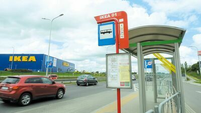 Uchwała miejskich radnych wskazuje również przystanki graniczne między pierwszą a drugą strefą biletową. To jeden z nich, dla gminy Niemce 