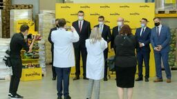 Premier w Świdniku o pieniądzach, a w Lublinie o tym, jakie cukierki dawał kolegom