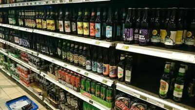 Wydajemy ponad 1 tys. zł na alkohol i pijemy coraz więcej