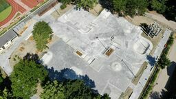 Przebudowany skatepark zajmuje 2,4 tys. metrów kwadratowych. To największy obiekt tego typu na Lubelszczyźnie. Prace przy rozbiórce, a następie budowie nowego placu trwały od połowy zeszłego roku