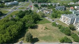 Bliżej ul. Czapskiego, proponowana przez urbanistów maksymalna wysokość budynków to 22 m, nie więcej niż pięć pięter. Mieszkania mogłyby tu zająć nawet połowę powierzchni użytkowej