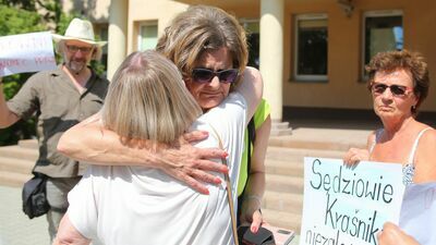 Wśród osób, które przyjechały do Kraśnika w geście solidarności z Jadwigą Kmieć byli m.in. Małgorzata Rosłońska i Mateusz Kijowski