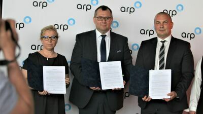 Zespół Szkół Energetycznych i Transportowych podpisał list intencyjny z Agencją Rozwoju Przemysłu S.A. oraz Polregio Sp. z o.o. w sprawie utworzenia nowego kierunku kształcenia w zawodzie technik transportu kolejowego