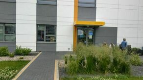 W sobotę rano w punkcie szczepień przy szpitalu w Białej Podlaskiej pojawiło się około 10 osób