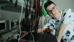 Zyskałem wiedzę i nowe umiejętności, dzięki którym mogę robić coraz większe postępy, pracując nad napędem elektrycznym – opowiada nam Kamil Wroński