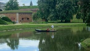 W Zamościu jak w Wenecji. Gondola w miejskim parku