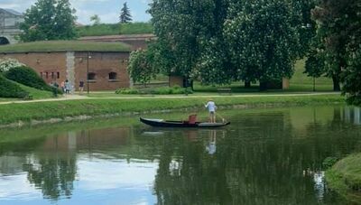 W Zamościu jak w Wenecji. Gondola w miejskim parku