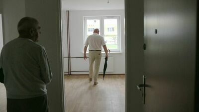 Czterdziestolatek idzie po kredyt hipoteczny