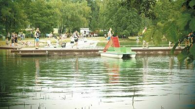 Czy na plaży trzeba mieć maseczkę? Czy można ją zdjąć w wodzie? [przepisy]