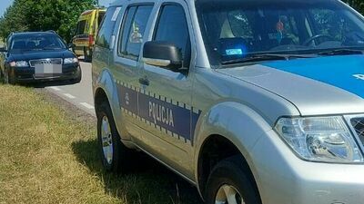 Samochód potrącił koszącego trawę. Mężczyzna miał stopery w uszach