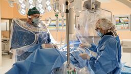 Podczas dwudniowej konferencji chorych operowali specjaliści z Włoch, Węgier, Krakowa, Katowic, Warszawy, Rzeszowa, Lublina i Nałęczowa