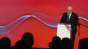 Marszałek Jarosław Stawiarski podczas konferencji