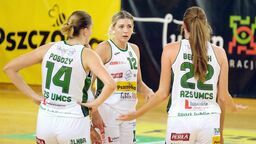 Klaudia Niedźwiedzka (w środku) zagrała w 25 meczach ligowych lubelskich "Pszczółek".