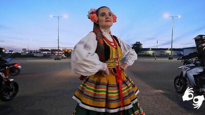 Folk i motocykle w Galerii Labirynt