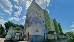 Mural przy izbie tradycji lotniczych jest już gotowy