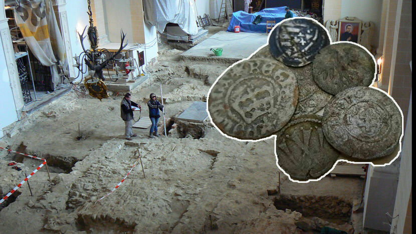 Monety znaleziono pod posadzką kościoła farnego