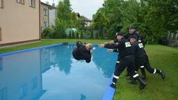 Chlup! Tak się w straży pożarnej idzie na emeryturę