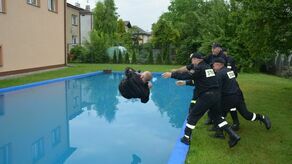 Chlup! Tak się w straży pożarnej idzie na emeryturę