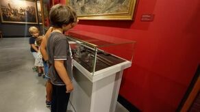 Mali i duzi wśród eksponatów. Muzeum Narodowe w Lublinie na wakacje