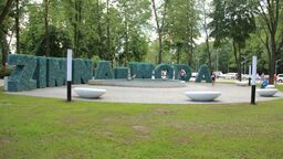 W okolicach zalewu powstało rondo. Nie wszyscy kierowcy sobie radzą