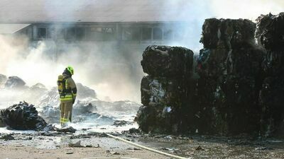 Liczenie strat po pożarze w sortowni odpadów w Lublinie. Akcja trwała 12 godzin