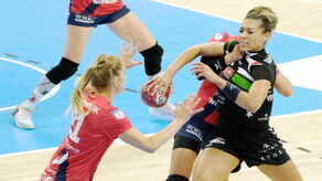 Jaqueline Anastacio (z piłką) to jedna z najbardziej doświadczonych zawodniczek Perły Lublin