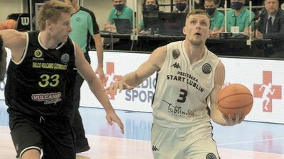 W białym stroju Mateusz Dziemba