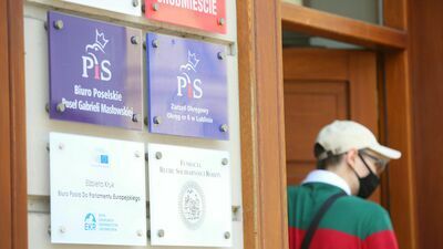 Poseł kupił głośniki na dach samochodu. Politycy dostaną jeszcze więcej pieniędzy