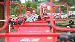 Rowerem po szynach, czyli nowe drezyny rowerowe Nadwiślańskiej Kolejki Wąskotorowej [zdjęcia]