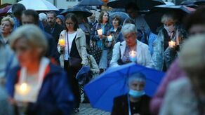 72. rocznica "cudu lubelskiego" w strugach deszczu. Uroczystości zostały skrócone [ZDJĘCIA]