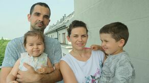 Tomasz i Jolanta Słupscy z dziećmi: Niną i Mikołajem