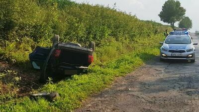 Najpierw piła alkohol, a potem wsiadła za kierownicę. Skończyło się dachowaniem
