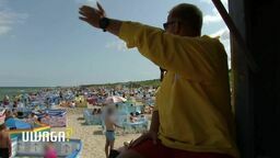 Wakacje nad Bałtykiem. "Ludzie twierdzą, że mogą wszystko". Mimo zakazu kąpieli wchodzą do wody