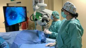 Wcześniejsze zniesienie limitów dotyczących operacji zaćmy znacznie skróciło czas oczekiwania na taki zabieg