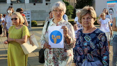 Puławianie nie chcą "lex TVN". Pikieta na Placu Chopina [zdjęcia]