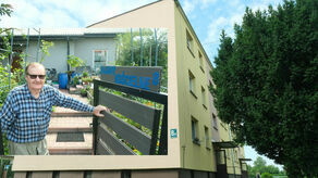 Od samego początku do naszej posesji podjeżdżają kurierzy z paczkami, policjanci. Raz nawet zapukał komornik