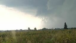 Kłoczew. Nawałnica uszkodziła kilkanaście budynków. Zrywała linie energetyczne