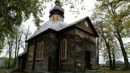 Zabytkowy kościółek w Starym Bublu