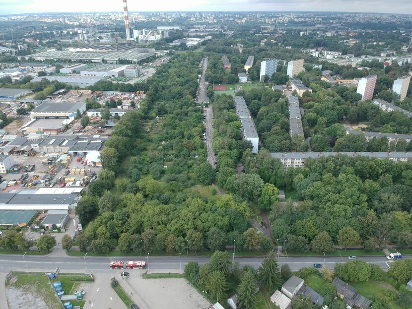Aby zarezerwować grunty pod przedłużenie ul. Smoluchowskiego, władze miasta chcą uchwalić plan zagospodarowania, który wykluczy zabudowę pasa terenu, po którym ma biec nowa droga.