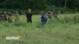 Metalowe zasieki, wysokie płoty, śmigłowce. Co się dzieje na granicy polsko-białoruskiej?