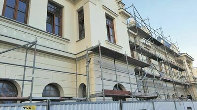 Książki się niecierpliwią, piwnica hamuje. Trzeba czekać na otwarcie Hrubieszowskiego Centrum Dziedzictwa