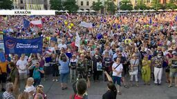 W dziesiątkach polskich miast protestowano w obronie TVN i wolnych mediów