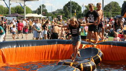 "Starcie Gigantów" w Puławach. Sobota z dmuchanymi torami przeszkód [zdjęcia]