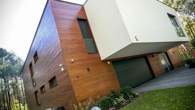 Nowy dom i egzotyczne drewno 