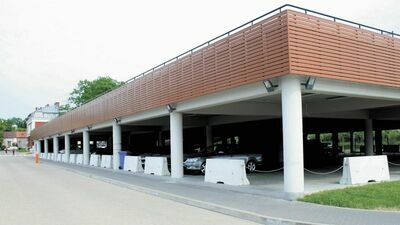 Zdaniem puławskich urzędników, budowa dwupoziomowego parkingu przy Portowej była pechowa. Sufit nadal przecieka, a pieniądze, które miały służyć do naprawy, miasto będzie musiało zwrócić wykonawcy