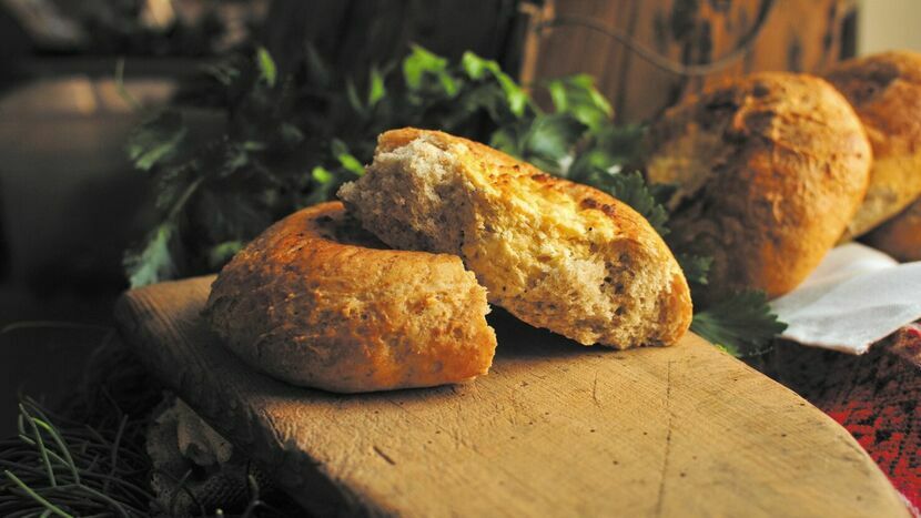 Wypiek tradycyjnego chleba bez zakalca i odstającej skórki wymagał wiedzy i ogromnego doświadczenia. A i tak chleb mógł się nie „wydarzyć”