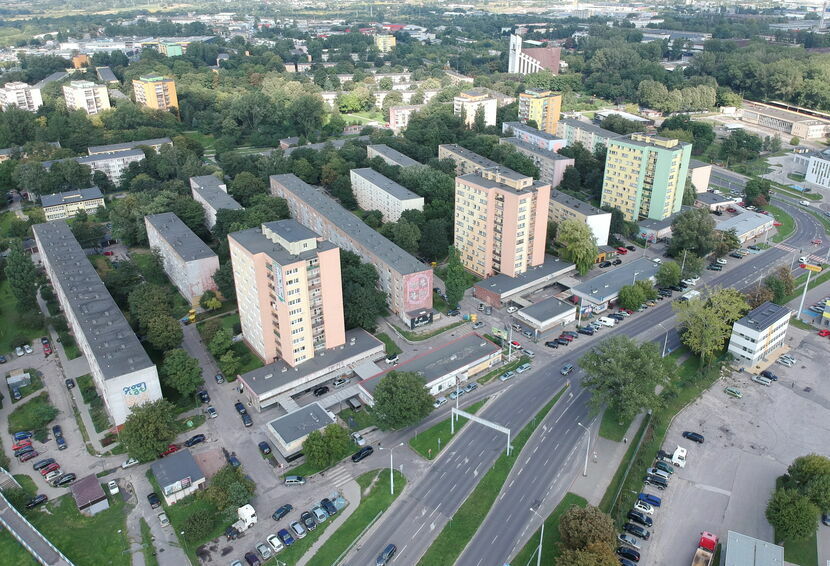 Przed 11-letnią przerwą w sprzedaży mieszkań, lokale na Tatarach można było wykupić z 85-procentową bonifikatą od ustalonej przez rzeczoznawcę wartości lokalu.