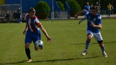 Kapitan Ruchu Izbica Michał Gałka strzelił pierwszego gola w meczu z Frassatim Fajsławice

