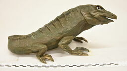 Rzeźba z ul. Staszica znaleziona w porzuconym bagażu na dworcu