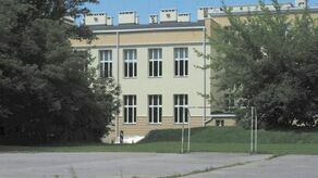 Nowy budynek powstanie na tyłach szkoły z łącznikiem umożliwiającym dojście do głównego gmachu